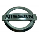 Emblema Nissan Grade Dianteira March 1.6 2013 2014  Detalhe Cromado