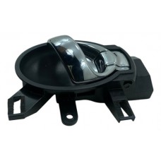 Maçaneta Interna Dianteira Nissan March 2013 2014 Direita - Preto - Dianteira