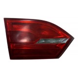 Lanterna Tampa Volkswagen Jetta 2012 Tras. Esquerda Detalhe
