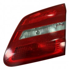 Lanterna Tampa Traseira Mercedes B200 2014 Direita Detalhe Direito/passageiro